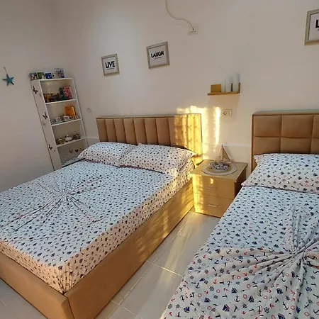 R&r Gesthouse Guest house