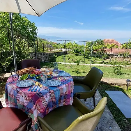 R&r Gesthouse Guest house