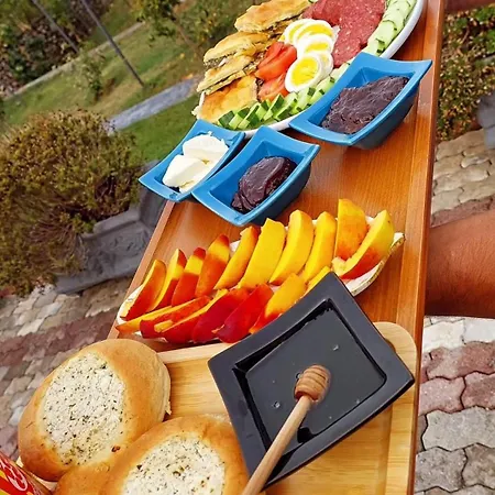 R&r Gesthouse 3*