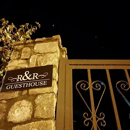 R&r Gesthouse Vendégház Široka
