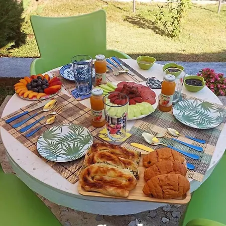 R&r Gesthouse בית הארחה 3*