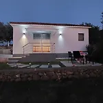 R&r Gesthouse בית הארחה 3*