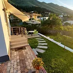 R&r Gesthouse 3*
