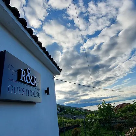 R&r Gesthouse 3*