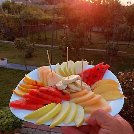 R&r Gesthouse 3*