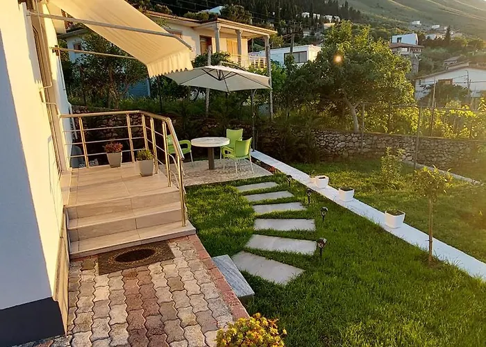 R&r Gesthouse 3*