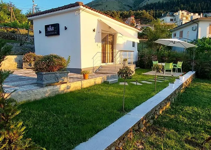 R&r Gesthouse 3*