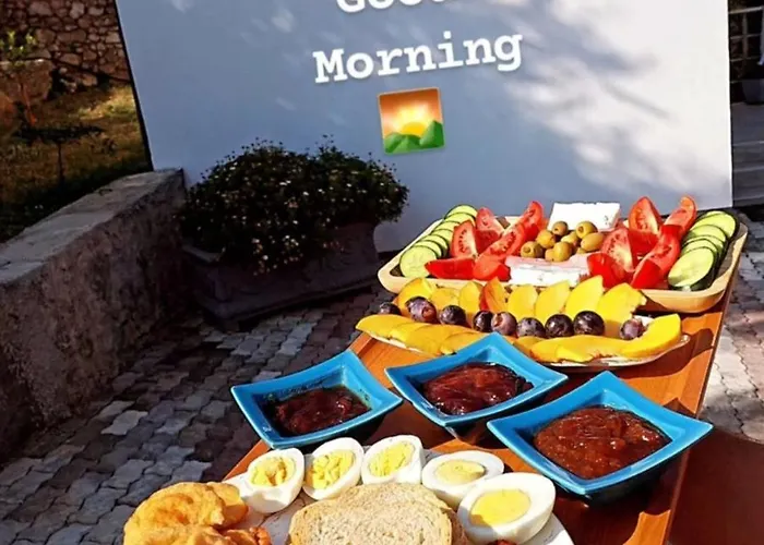 R&r Gesthouse 招待所 3*