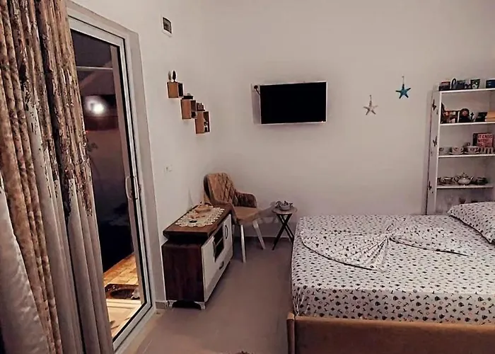 R&r Gesthouse 3*